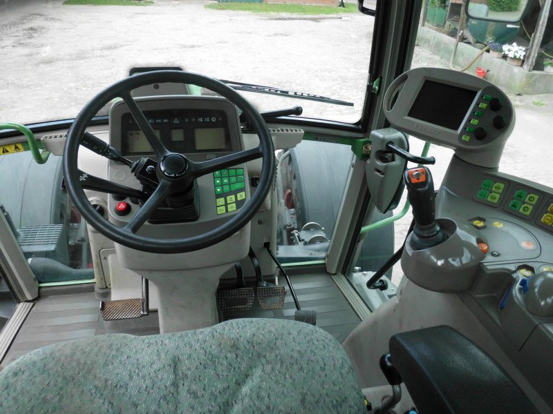 Fendt Vario monitor and dash