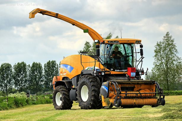 New Holland FR9050